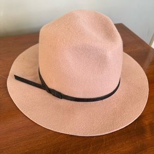 Banana Republic NWT Fedora Hat Women's l/xl beige 100% Wool